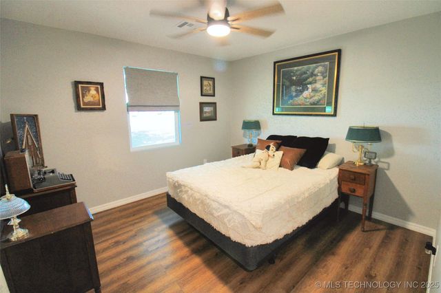 17004 W 732 Road, Tahlequah, OK 74464