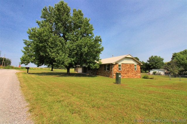 17004 W 732 Road, Tahlequah, OK 74464