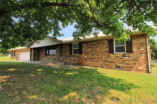17004 W 732 Road, Tahlequah, OK 74464