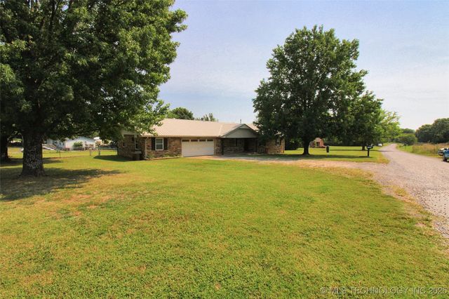 17004 W 732 Road, Tahlequah, OK 74464