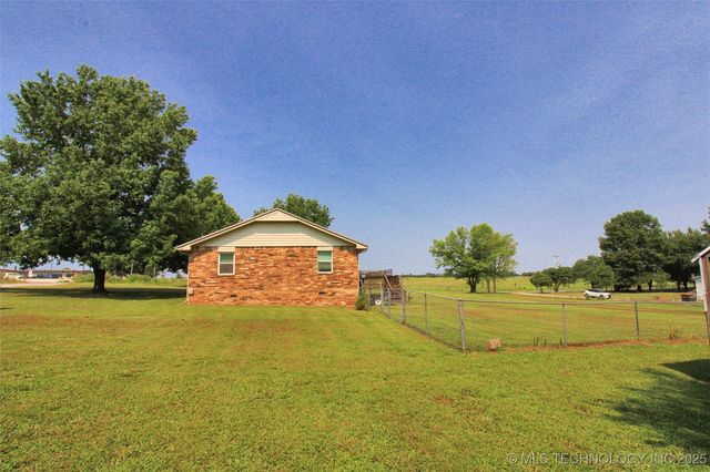 17004 W 732 Road, Tahlequah, OK 74464