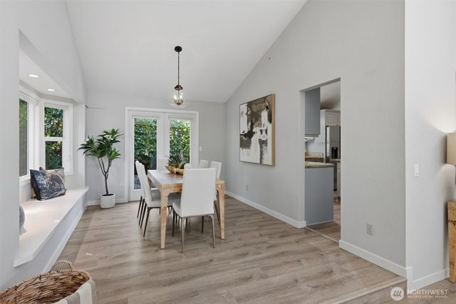 2209 W Lake Sammamish Parkway NE, Redmond, WA 98052