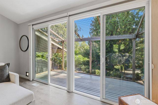 2209 W Lake Sammamish Parkway NE, Redmond, WA 98052