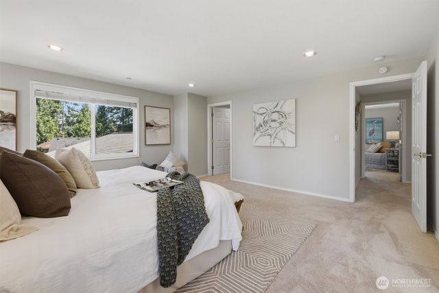 2209 W Lake Sammamish Parkway NE, Redmond, WA 98052