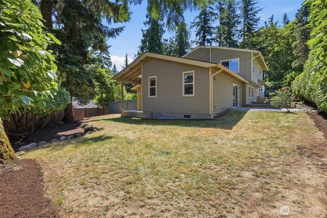 2209 W Lake Sammamish Parkway NE, Redmond, WA 98052