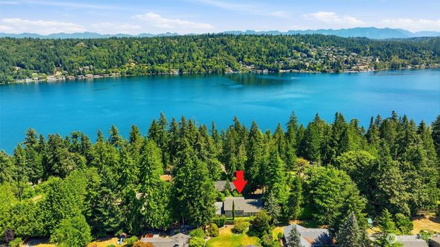 2209 W Lake Sammamish Parkway NE, Redmond, WA 98052