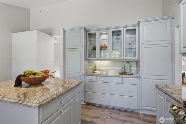 2209 W Lake Sammamish Parkway NE, Redmond, WA 98052