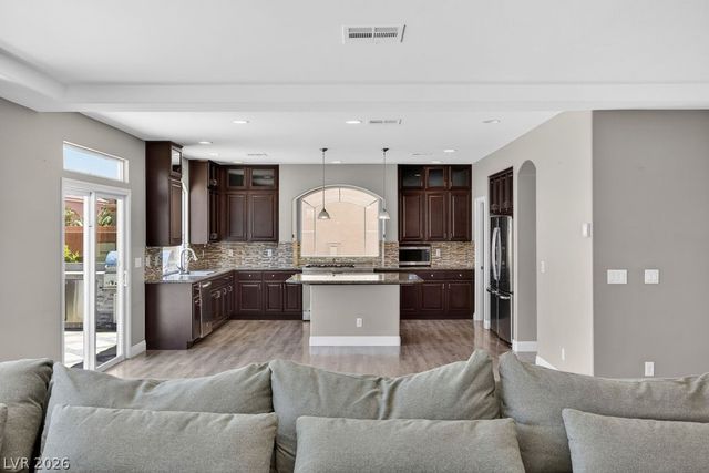 9610 Twin Rivers Court, Las Vegas, NV 89139