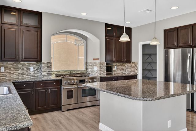 9610 Twin Rivers Court, Las Vegas, NV 89139
