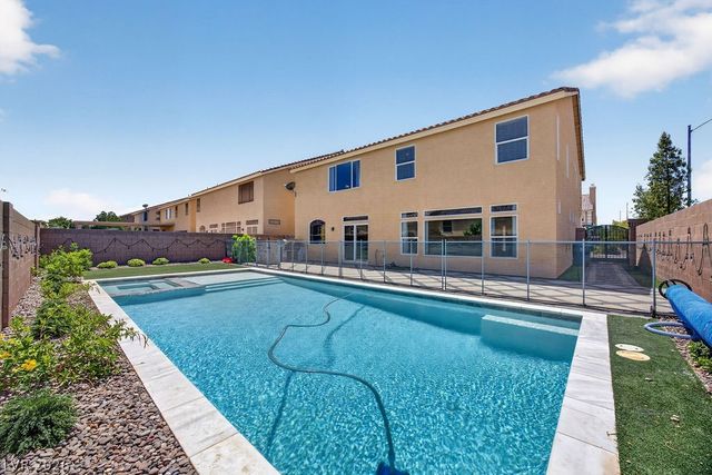 9610 Twin Rivers Court, Las Vegas, NV 89139