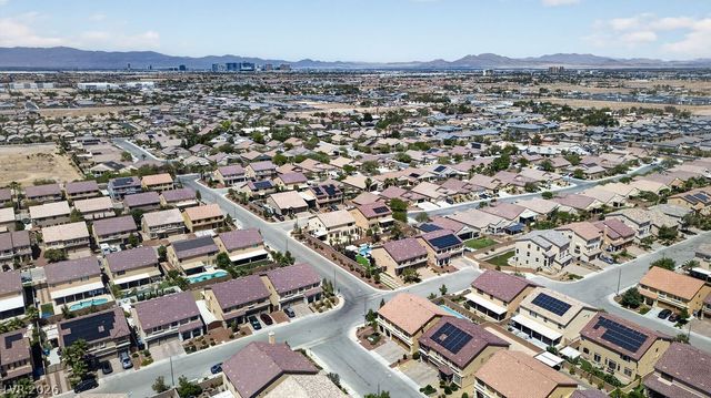 9610 Twin Rivers Court, Las Vegas, NV 89139