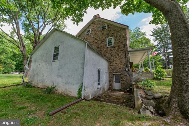 2783 BRUNNER RD, Emmaus, PA 18049