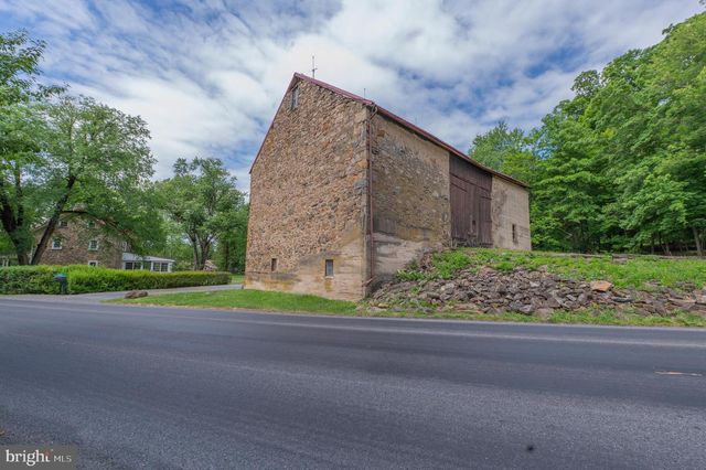2783 BRUNNER RD, Emmaus, PA 18049