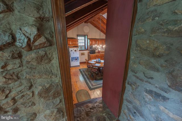 2783 BRUNNER RD, Emmaus, PA 18049