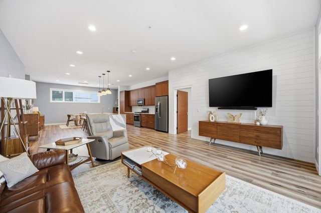 200 4th Avenue N 201, Fargo, ND 58102