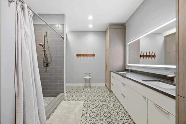 200 4th Avenue N 201, Fargo, ND 58102