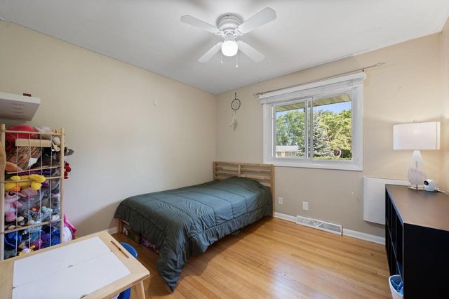 501 W Bayfield AVENUE, Glendale, WI 53217