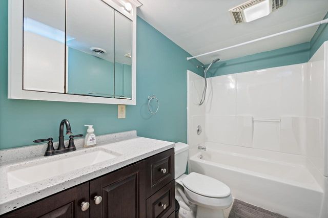 501 W Bayfield AVENUE, Glendale, WI 53217