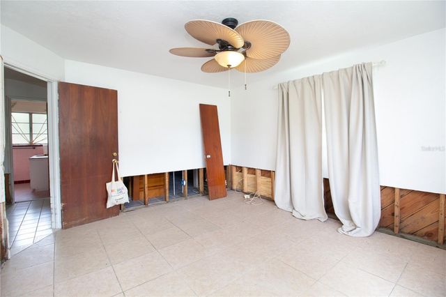 525 HAMPTON AVENUE NE, St Petersburg, FL 33703