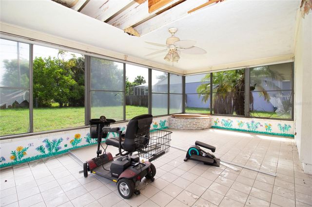 525 HAMPTON AVENUE NE, St Petersburg, FL 33703