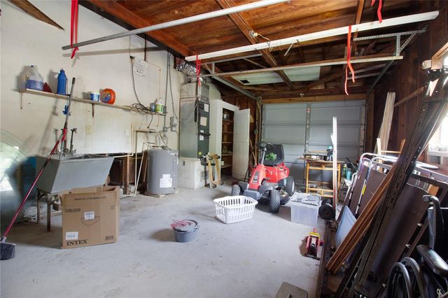 525 HAMPTON AVENUE NE, St Petersburg, FL 33703