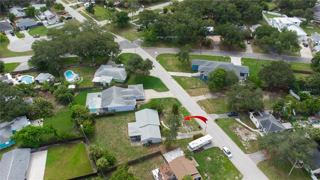 525 HAMPTON AVENUE NE, St Petersburg, FL 33703