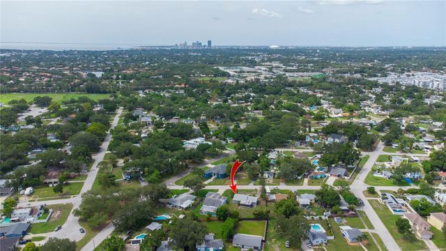 525 HAMPTON AVENUE NE, St Petersburg, FL 33703