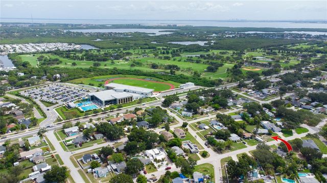 525 HAMPTON AVENUE NE, St Petersburg, FL 33703
