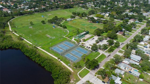 525 HAMPTON AVENUE NE, St Petersburg, FL 33703