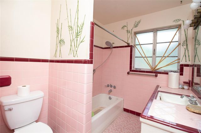 525 HAMPTON AVENUE NE, St Petersburg, FL 33703
