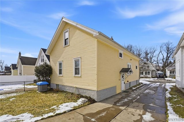 22 Wichita Road, West Seneca, NY 14224