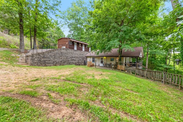 4053 Deer Creek Rd, Linden, TN 37096