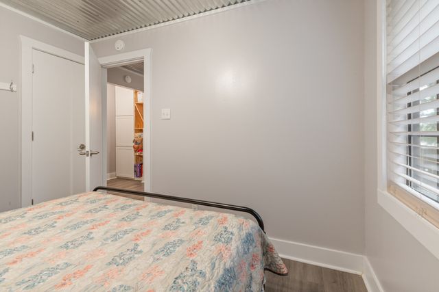 4053 Deer Creek Rd, Linden, TN 37096