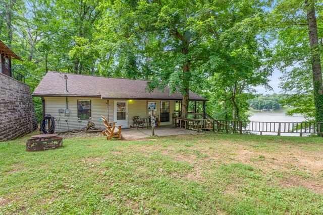 4053 Deer Creek Rd, Linden, TN 37096