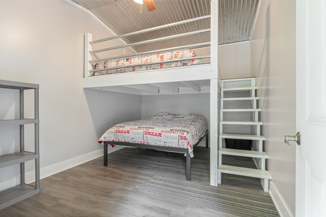 4053 Deer Creek Rd, Linden, TN 37096