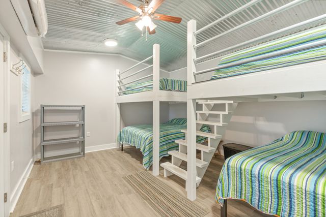 4053 Deer Creek Rd, Linden, TN 37096