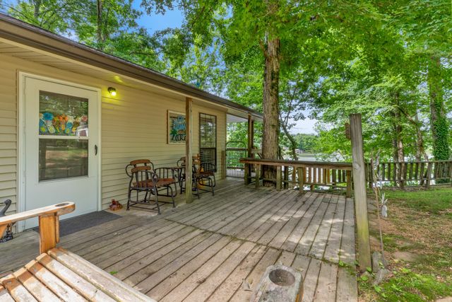 4053 Deer Creek Rd, Linden, TN 37096