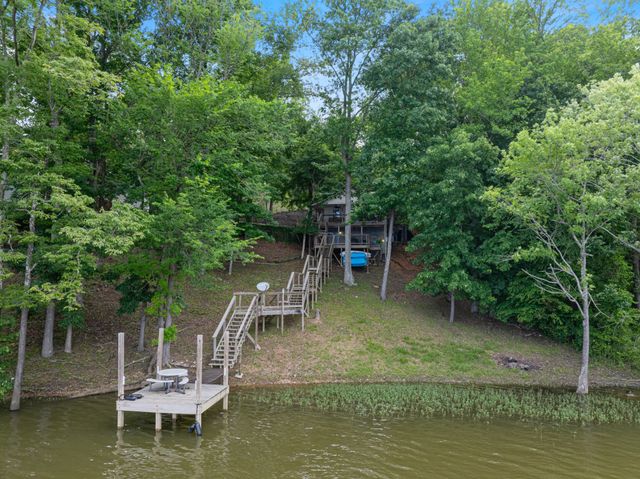 4053 Deer Creek Rd, Linden, TN 37096