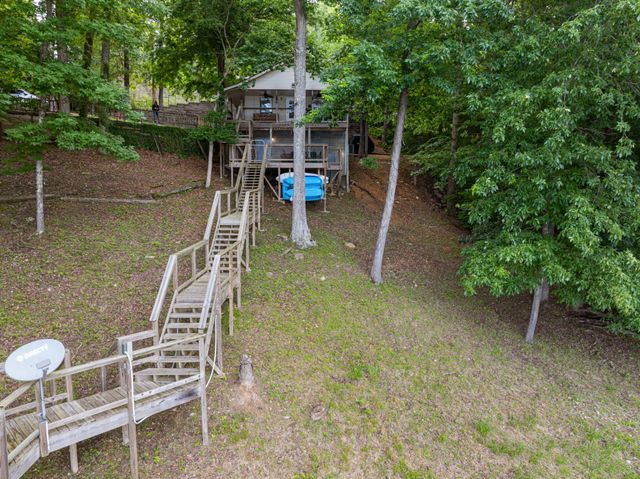 4053 Deer Creek Rd, Linden, TN 37096