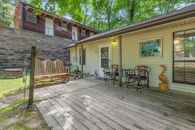 4053 Deer Creek Rd, Linden, TN 37096