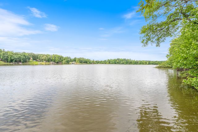 4053 Deer Creek Rd, Linden, TN 37096