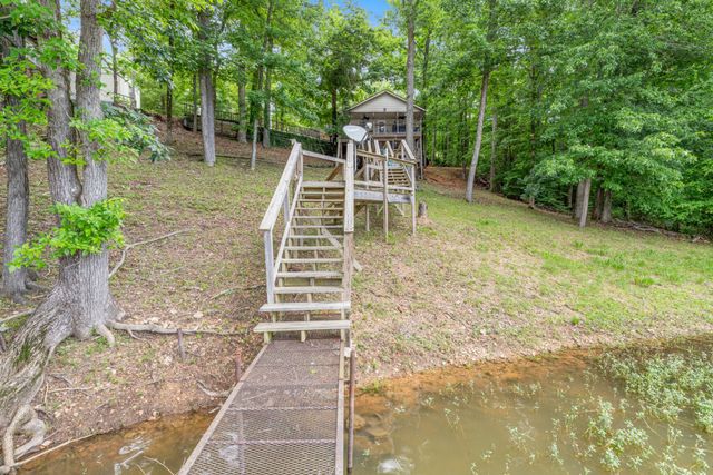 4053 Deer Creek Rd, Linden, TN 37096
