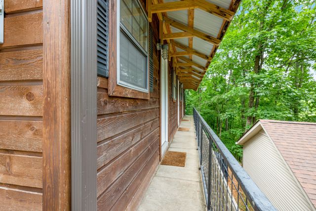 4053 Deer Creek Rd, Linden, TN 37096