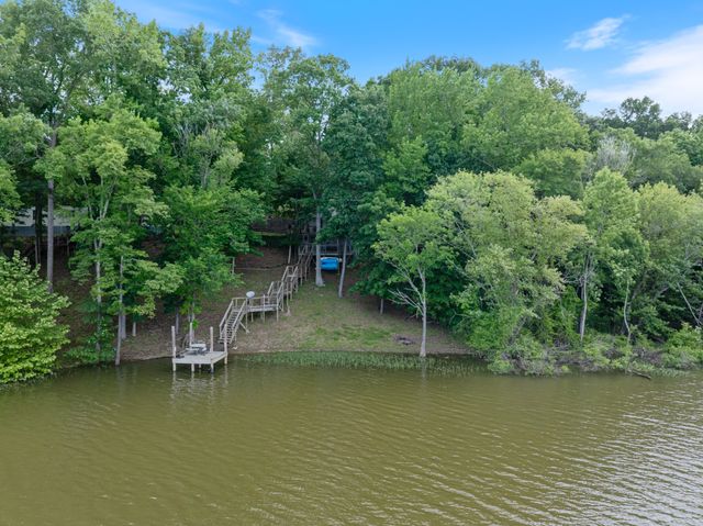 4053 Deer Creek Rd, Linden, TN 37096