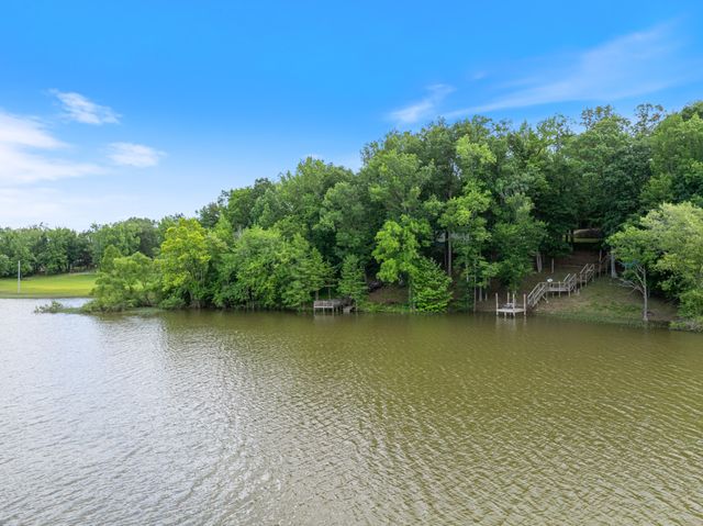 4053 Deer Creek Rd, Linden, TN 37096