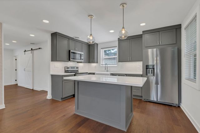 2601 Oakwood Ave, Nashville, TN 37207