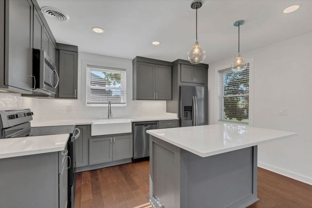 2601 Oakwood Ave, Nashville, TN 37207