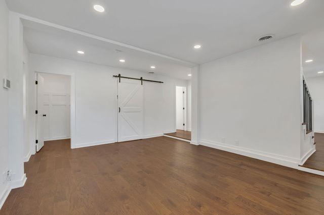 2601 Oakwood Ave, Nashville, TN 37207