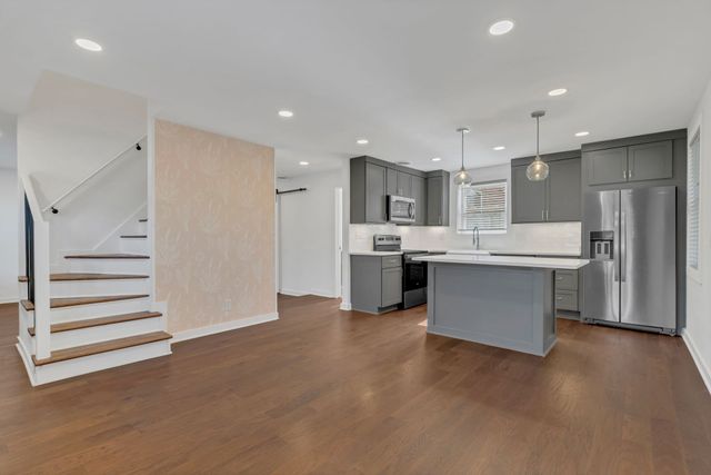 2601 Oakwood Ave, Nashville, TN 37207