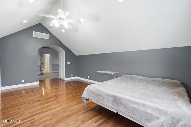 300 W Sawmill Road, Findlay, OH 45840